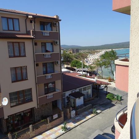 Dobrevi Guest House Primorsko Bagian luar foto