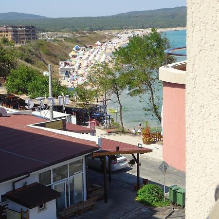 Dobrevi Guest House Primorsko Bagian luar foto