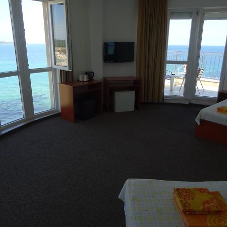 Dobrevi Guest House Primorsko Bagian luar foto
