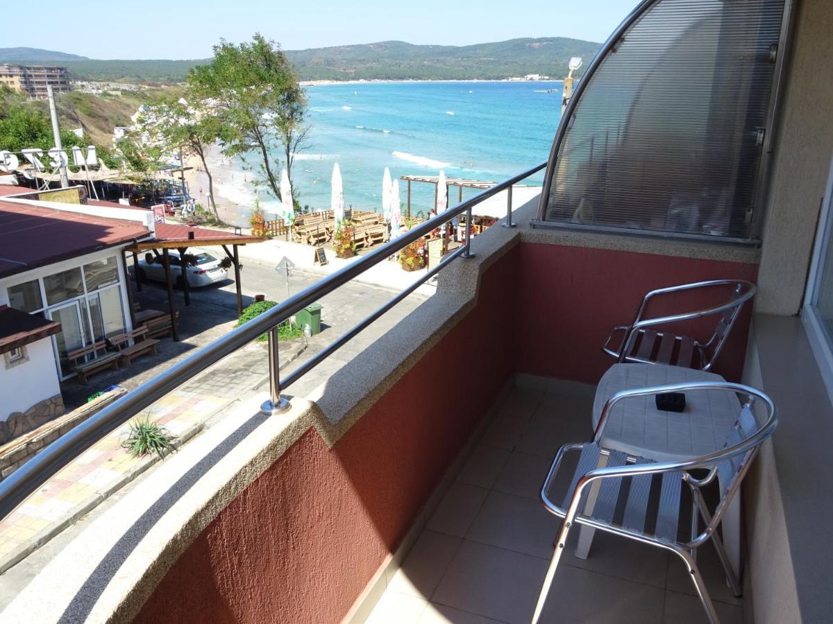 Dobrevi Guest House Primorsko Bagian luar foto