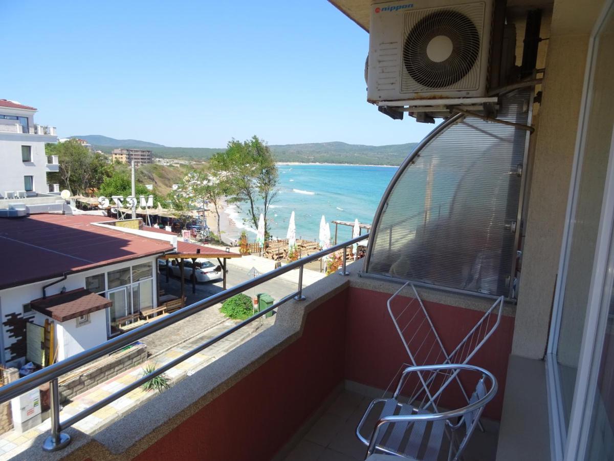 Dobrevi Guest House Primorsko Bagian luar foto