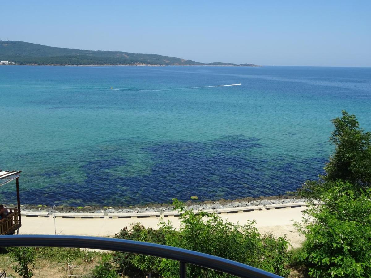 Dobrevi Guest House Primorsko Bagian luar foto