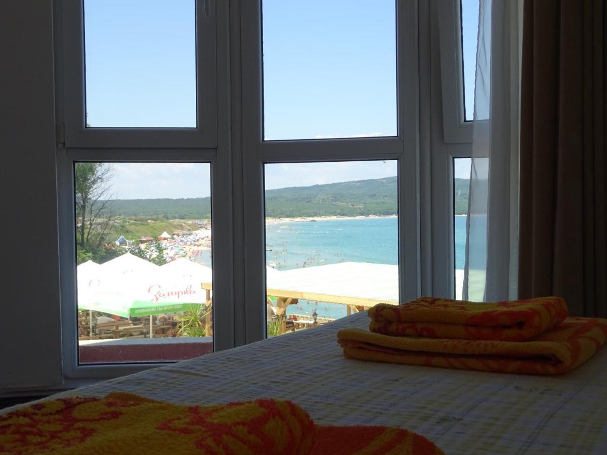 Dobrevi Guest House Primorsko Bagian luar foto