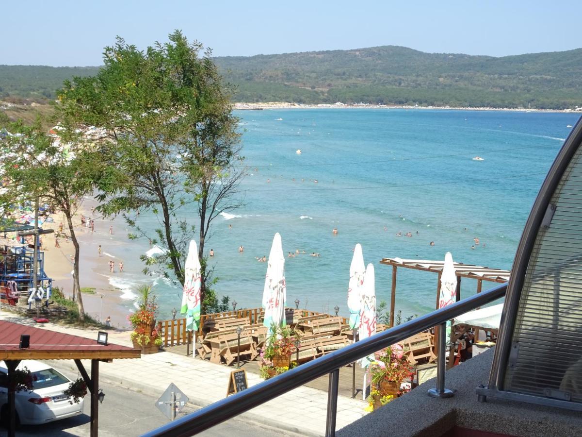 Dobrevi Guest House Primorsko Bagian luar foto