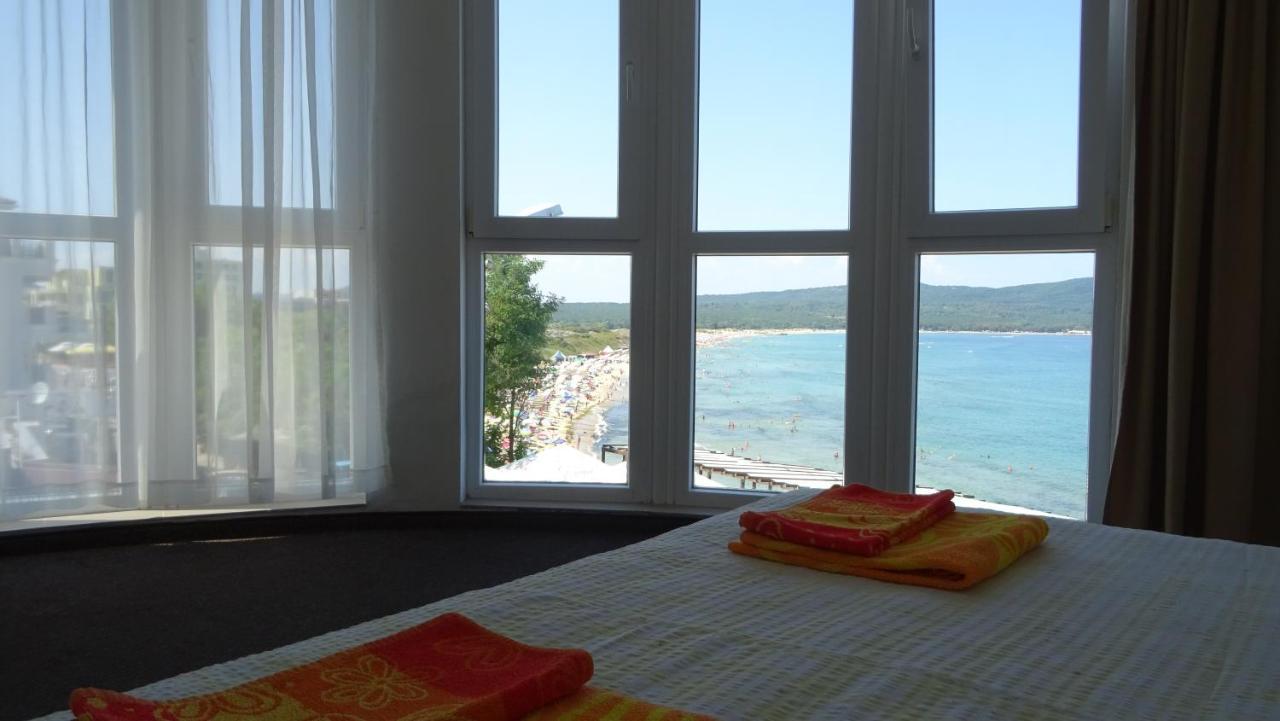 Dobrevi Guest House Primorsko Bagian luar foto