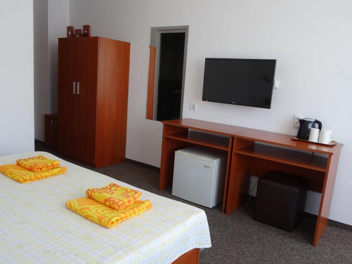 Dobrevi Guest House Primorsko Bagian luar foto